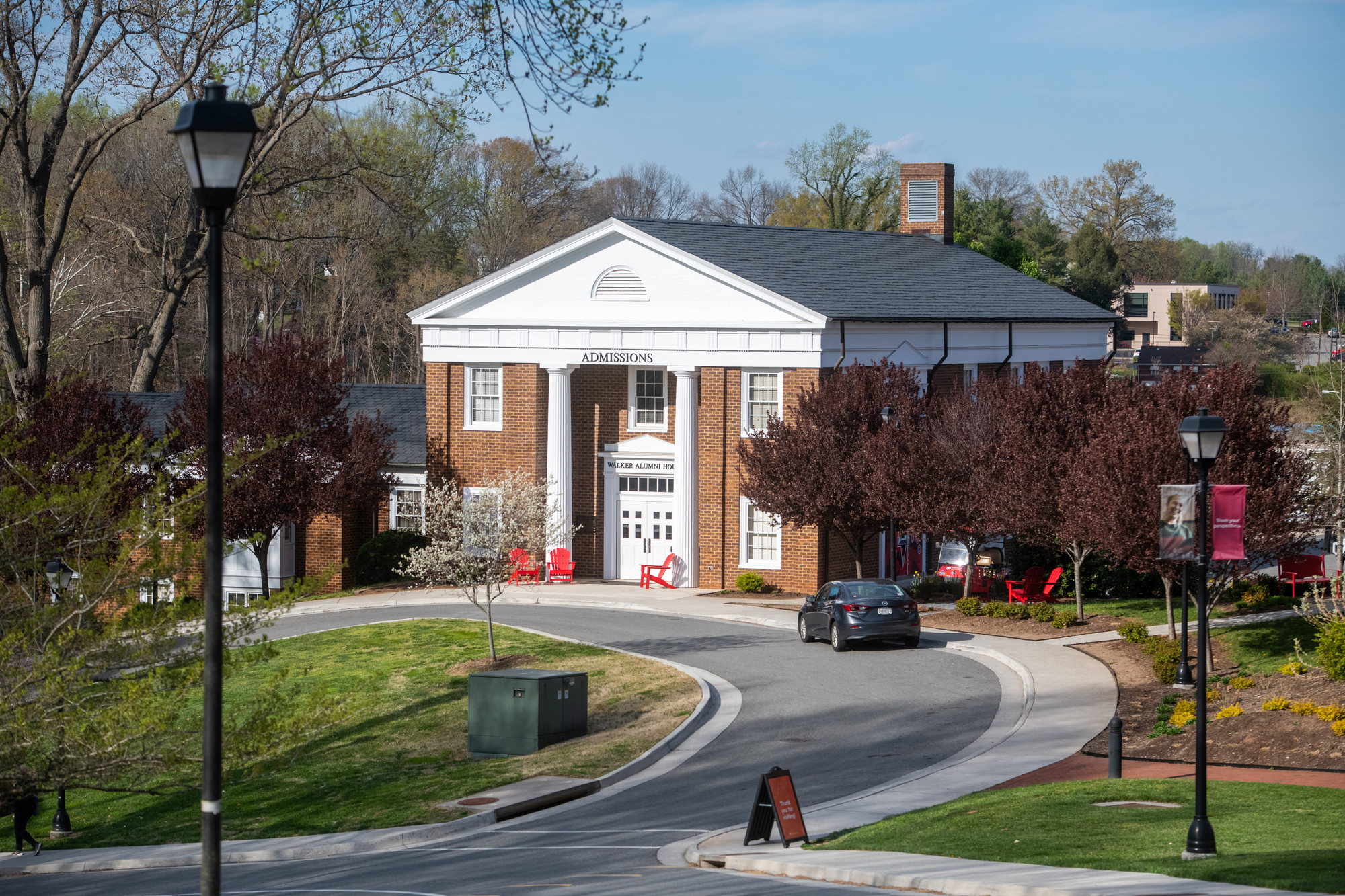 University of Lynchburg admissions building